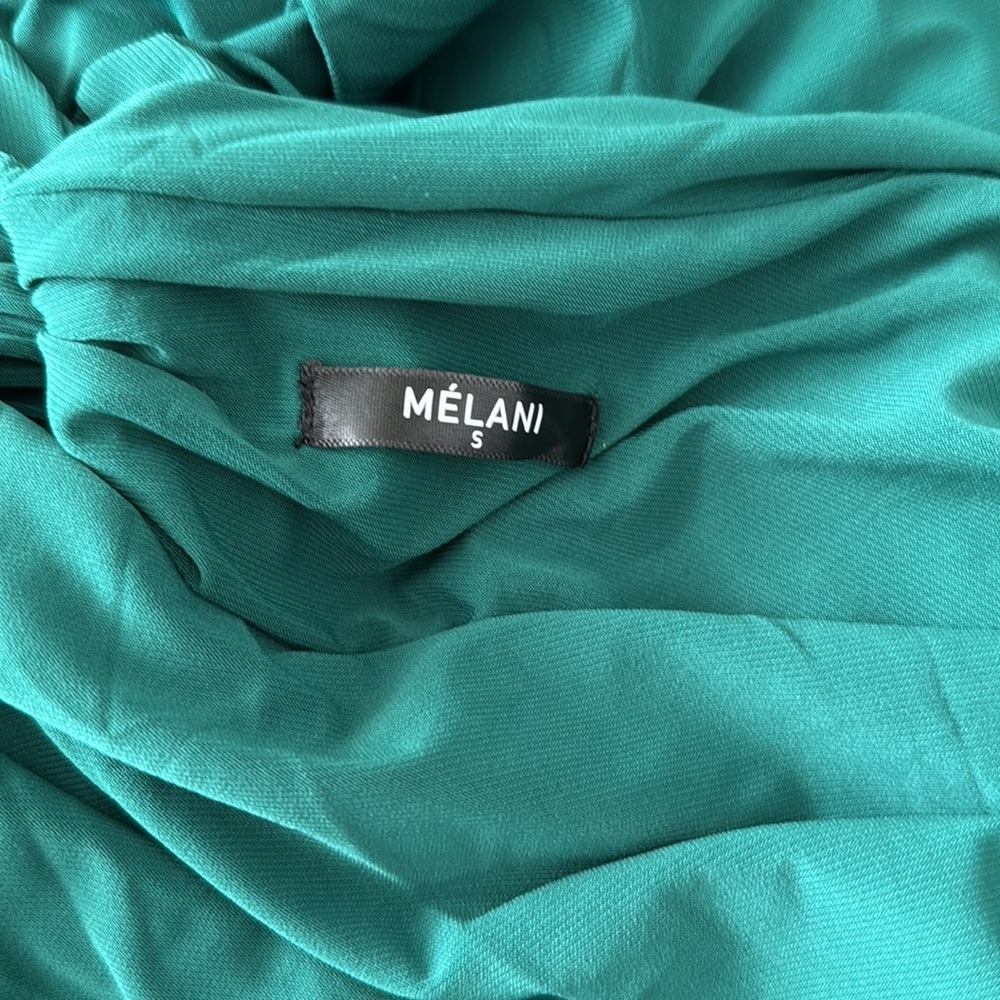 Melani CONSTANTINA emerald green elegant formal dress​ - Picture 7 of 7